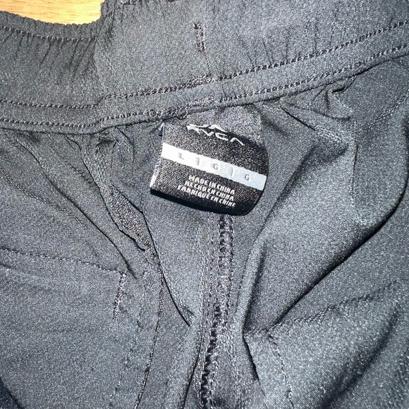 RVCA - Picture 3 of 3